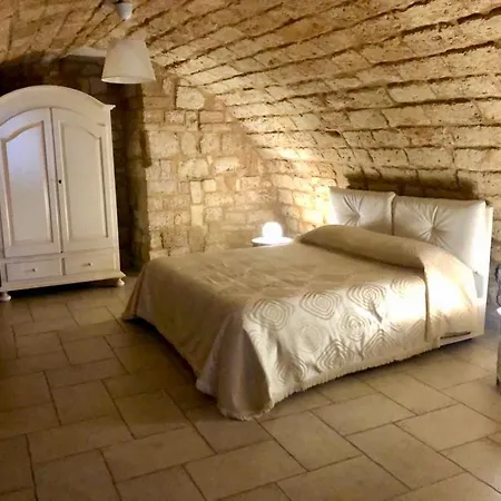 Dimora Pietra Antica Nyaraló Bari